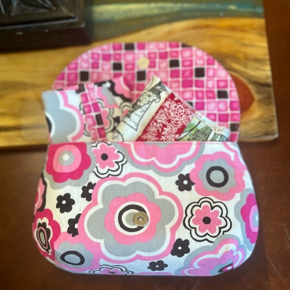 Hot Pink Flowers and Squares Print magnetic clasp Clutch Fabric Handmade Clutch - Picture 6 of 6